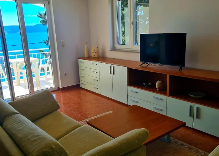 Apartment On The *
